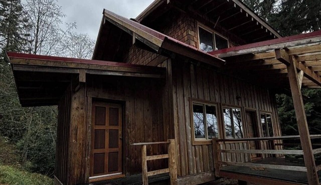 Sassparilla's House By The Lake at the Heart of Mansons Landing, Cortes Island