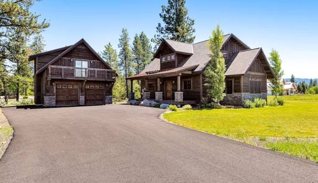 Scenic, Stylish, Serene, & close to everything! in McCall