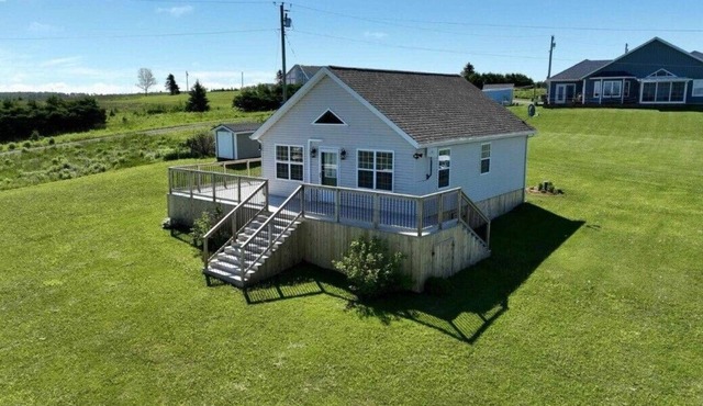 Sea View Stay & Play! Close to golf, beaches, waterfront and more!