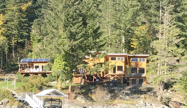 Secluded Oceanfront Property in a peaceful cove in Desolation Sound.