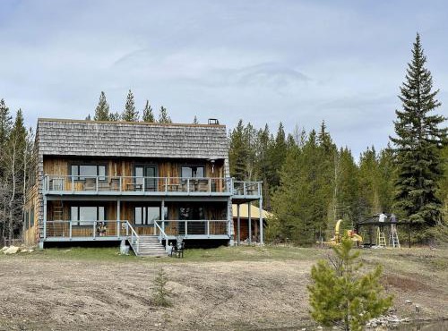 Secluded Off-Grid Cabin with Glacier Park Views and Wall Tents near Polebridge, Montana in Polebridge