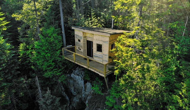 Secluded perched treehouse by the lake | Lodging #18
