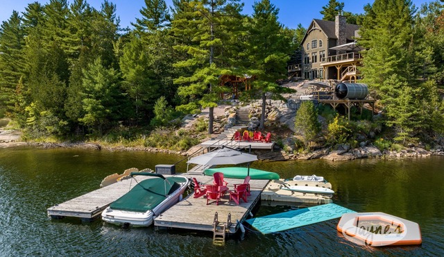 Sensational Georgian Bay Cottage 6 Bdrms, 5 with Ensuites! Hot Tub! AC!