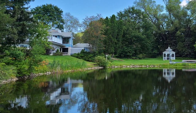 Serene 5 bedrm entire house on acres land & ponds