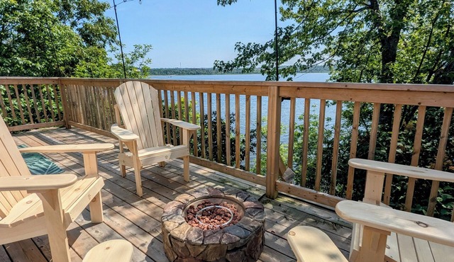 Serene Waterfront Retreat with Stunning Views, Cozy Comfort, & Outdoor Adventure in Saint John