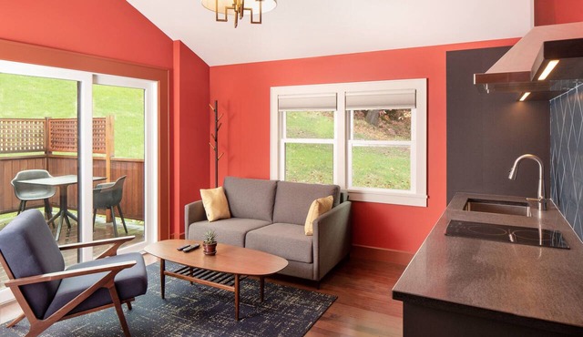 Shelburne Springs Hotel in Shelburne