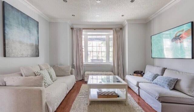 Short term available Family/Work/Friendly Home w/Parking