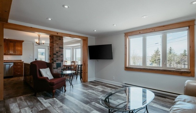 Signal Hill Lookout | 2 Bed 2 Bath | Harbour View