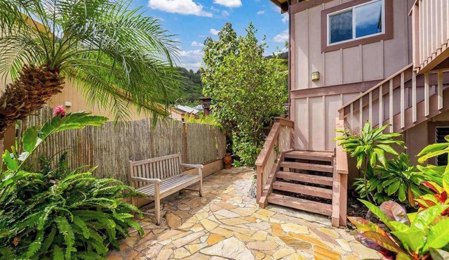 Simple Hawaii Kai Studio with Lanai & WiFi Near the Beaches in Honolulu