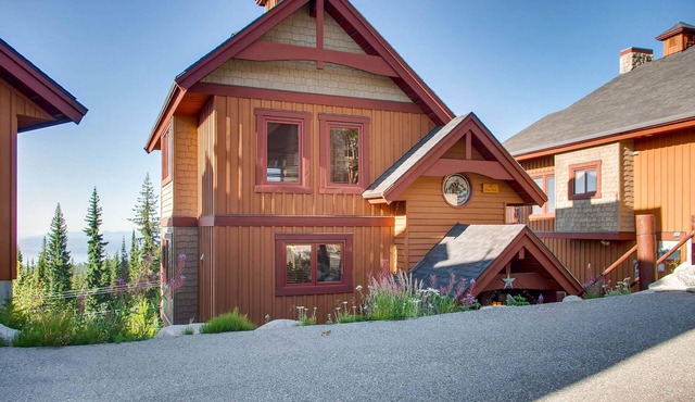 Ski-in/out home with private hot tub & great location by Village