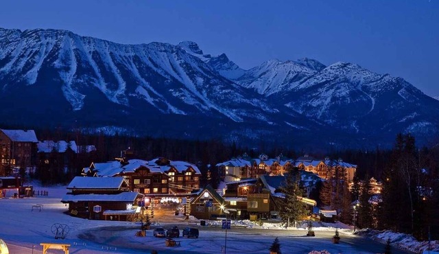Ski In/Out Spectacular One Bedroom Condo Views Newly Reno’d