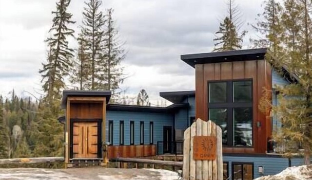 Ski in Ski Out with Huge Game Room and Hot Tub