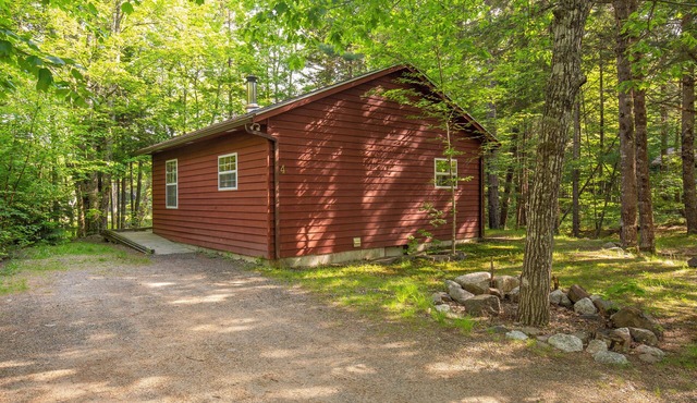 small 2-bedroom chalet in the heart of the wilderness, 5 km from Kejimkujik Park in Maitland Bridge