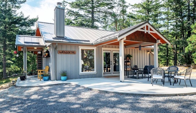 Smoky Mountain Retreat-The Forest Cabin