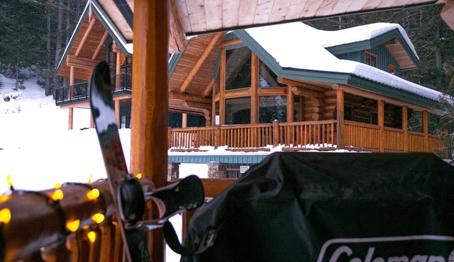 Snow Creek Cabins by Fernie Lodging Co.