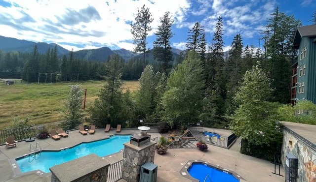 Snow Creek Lodge by StayIn
