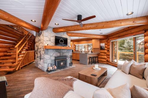 Snowridge Chalet by Outpost Whistler
