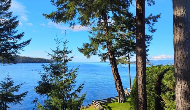 Soar Above the Sea at Eagle’s Perch Oceanfront Retreat