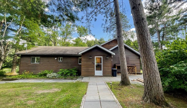 Somerville Lodge - year round relaxation in Kawartha Lakes