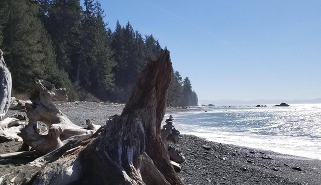 SOOKE MOUNTAIN HOUSE - Best view in Sooke area! You will never want to leave.