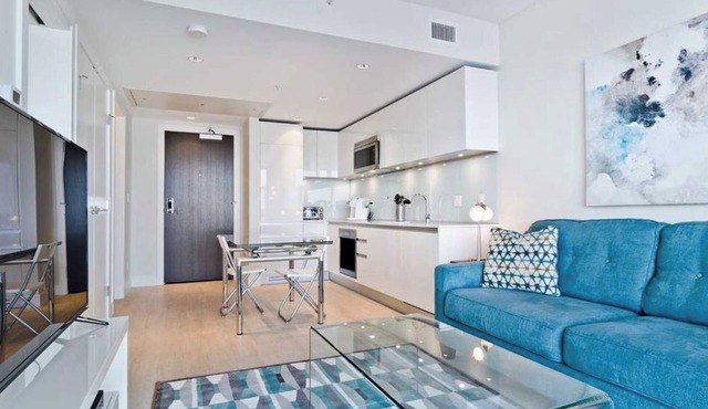 Sophisticated One-Bedroom Suite with Calgary’s Best Views
