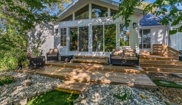 South Point Retreat - Featuring King Size Bed, quiet and secluded!