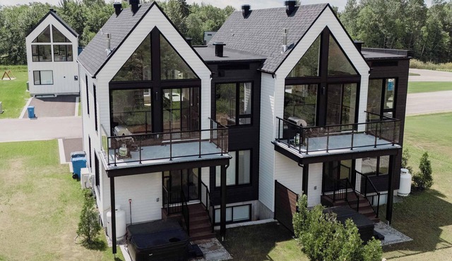 Spa and Mountain | Villas Perspective | Alphonse
