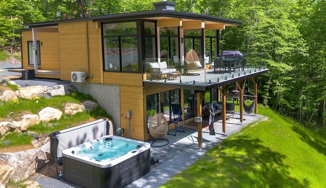 Spa, Lake Access & Comfort | Le RuissO