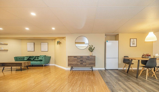Spacious 2BDRs Apt,ALL NEW! Close to DT/1 parking