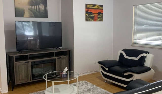 Spacious 3 Bedrooms Suite at Downtown Maple Ridge