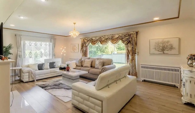Spacious 4BD Family Home in Shaughnessy!nSTR License: 25-158069