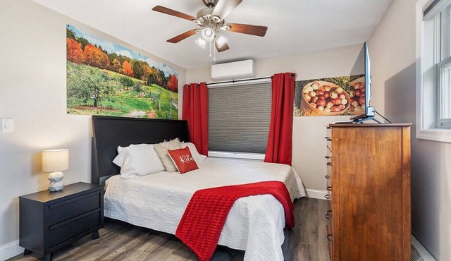 Spacious 4BR| Near Airport | Covered Patio