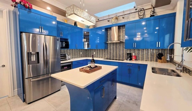 Spacious 5 Bed Home with Spa & Wellness Amenities