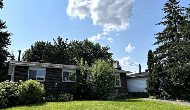 Spacious 5BR home. Close to everything! in Gatineau
