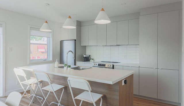 Spacious apartment in the heart of Granby!