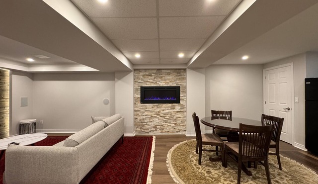 Spacious Bottom-Floor 2BR Suite