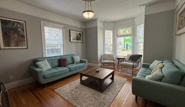 Spacious Downtown Heritage Stay Free Parking