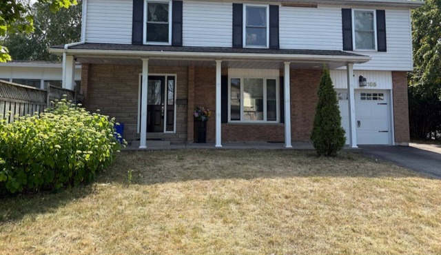 Spacious Getaway With Sunroom Near Lake Ontario!