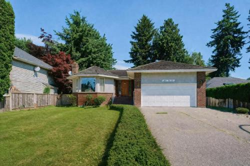 Spacious house 6 bedroom near ferry