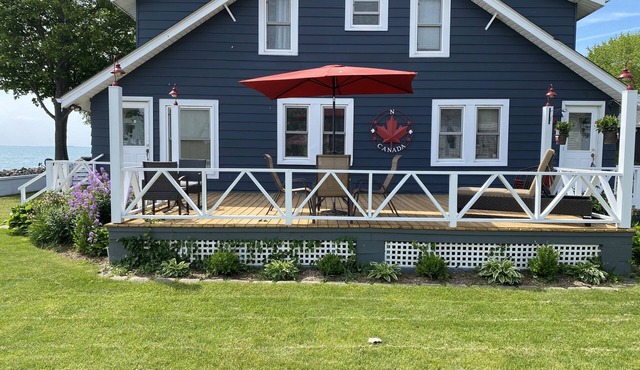 Spacious Lakefront 4 Bedroom