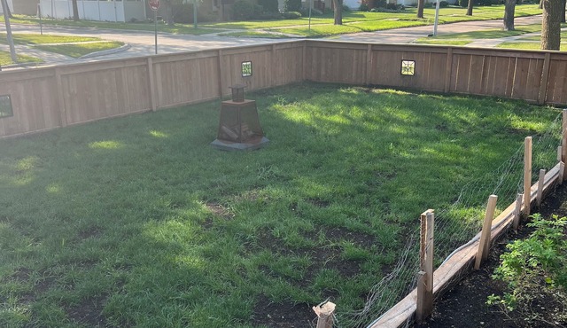 Spacious modern home with fully fenced yard. Pet friendly! Quiet neighbourhood.