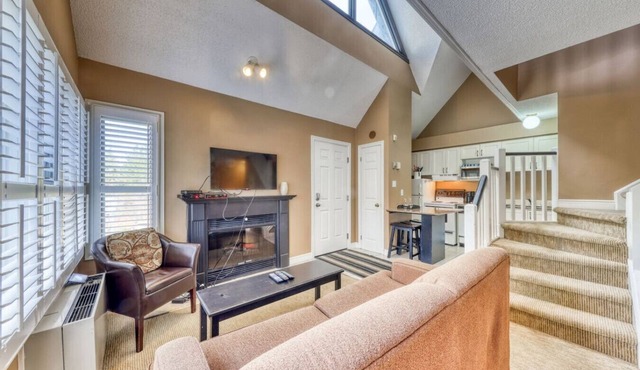 Spacious North Base Condo - Pool, Hot Tub, Tennis