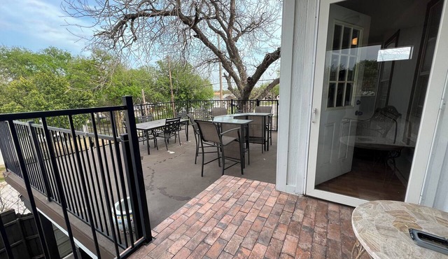Spacious Open Concept 4-bedroom house in Fort Worth, 2 blocks from Dickies Arena in Fort Worth