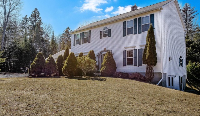 Spacious Seven Peaks Ridge: Quiet Side Hot Tub, Pet Friendly, Fire Pit & Deck in Southwest Harbor
