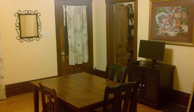 Spacious Victorian house, four bedrooms very close to all amenities