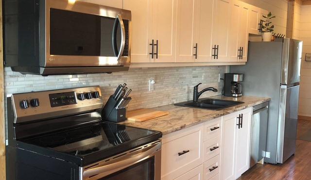 Spectacular Lake Manitouwabing Water Front Cottage in Parry Sound