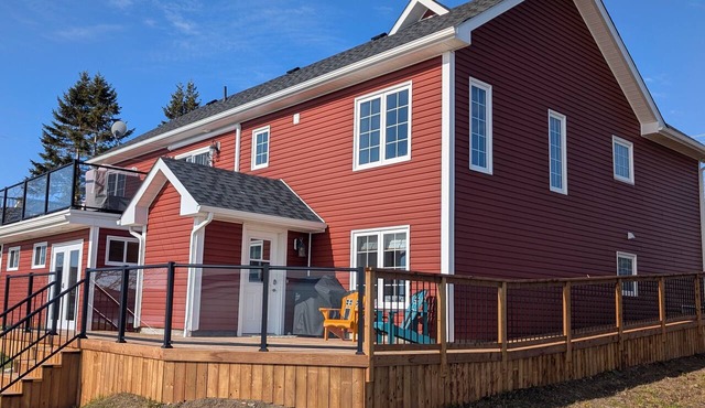 Springhouse Seaside Retreat 2-Bedroom on the Bay