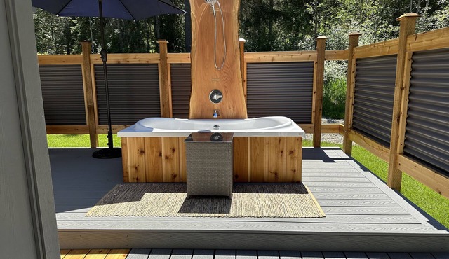 Star gazing double soaker tub 15 mins to beaches, hiking, biking and restaurants