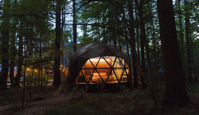 Stargazing dome w/hot tub + sauna access - 02