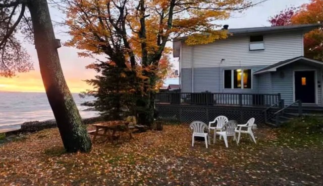 Stay on Lake Superior Water to fish/hunt Duplex 8+